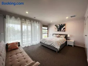 Image of 7 bedrooms double storey Home