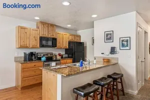 Image of Charming Private Twnhome w/ Large Fenced Yard (58)