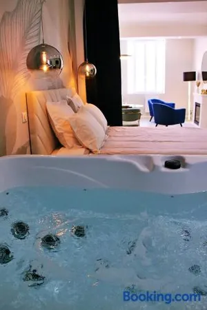 Image of Appartement luxueux avec Jacuzzi privatif