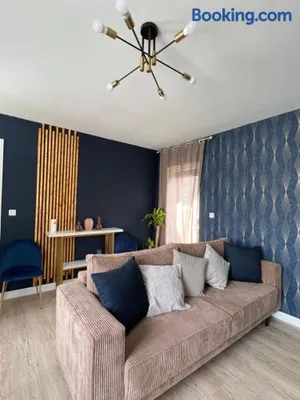Image of Le Saphir de Calais - Chic et élegant