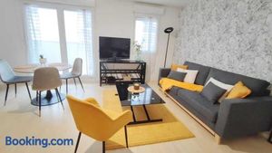 Image of Appart Poissy Relax Wi-Fi Pool by Servallgroup