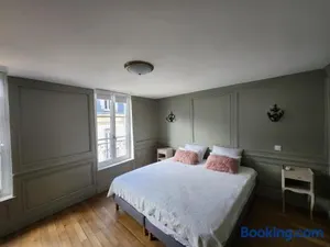 Image of LE ZOLA