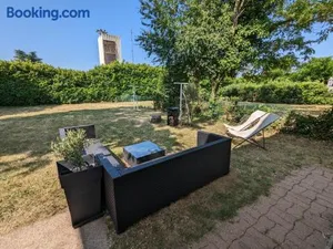 Image of Gîte 10 pers. avec jardin à 200m des commerces, proche Loire et forêt d'Orléans - FR-1-590-281