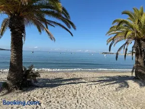 Image of T3 NEUF AVEC TERRASSE ET JARDIN FACE a LA MER