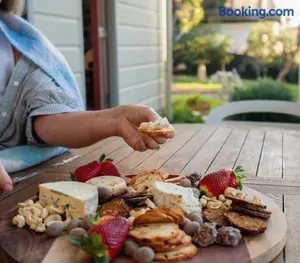 Image of Chiton Cottage by the Sea - Restaurants, Bikes, Pets