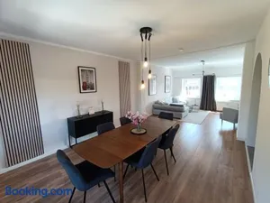 Image of Lofty Maisonette Wohnung, A Lage, 10 min zur Messe Essen für bis zu 6 Personen