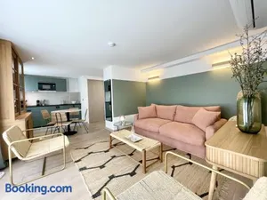 Image of PARISIAN HOME l MONTMARTRE