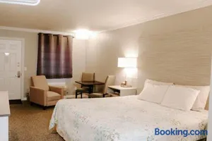 Image of Berlin Village Inn