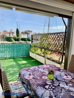 Image of Appartement rue de l'amarrage à PORT GRIMAUD avec Terrasse vue canaux et garage