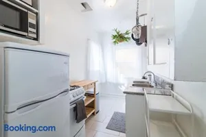 Image of Sunny Boho Chic West Hollywood Flat!