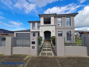 Image of Stylish House in Geelong for Large Family or Group