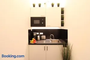 Image of Hotel Ulm Zentrum - Komplettes Zimmer, Hochbett, Android TV & eigenem Bad - perfekt für Familien & Gruppen