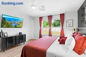 Image of Pensacola Whimsy Hideaway: Quirky Apartment Near NAS