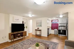 Image of Near Downtown and Cornerstone - Southern Sunshine