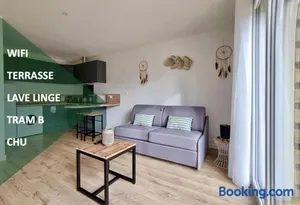 Image of Studio Terrasse wifi parking à 50m du Tram B