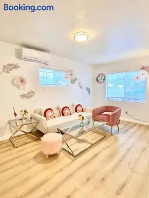 Image of Pink Cozy house 2 bedrooms