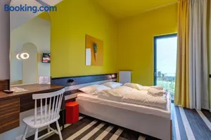 Image of MEININGER Hotel Bruxelles Gare du Midi