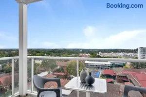 Image of Modern spacious Chatswood Apartment H1016