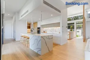 Image of Luxury Holiday Living, Noosa Heads