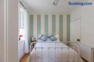 Image of Islay House - Stripey Room