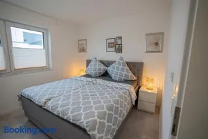 Image of Feel like Home 1