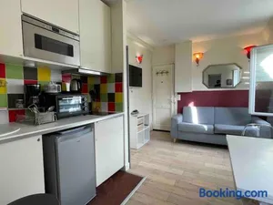 Image of Wonderful apartment near Arc de Triomphe 2P