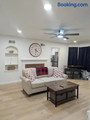 Image of Oilgate at Parkgate