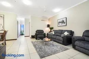 Image of Huge CBD Top Floor Apartment with Breath Taking Views!