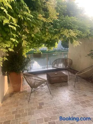 Image of Maison des glycines au bord du Doubs