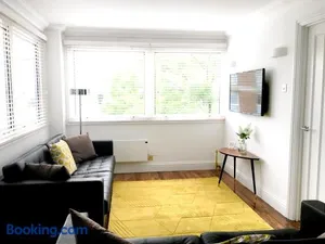 Image of Superb Central Modern 3Bed 2Bath with Wifi, Trendy Fitzrovia W1 by Oxford Street Affable Informative Host