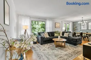 Image of 4BD Near Downtown - Theatre, Patio, Games
