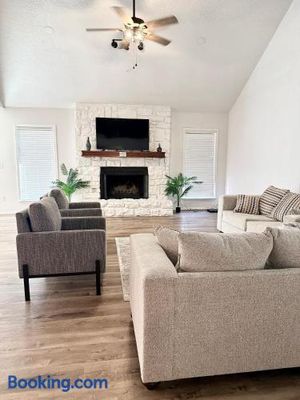 Image of Spacious Cozy home near Tulsa premium outlet