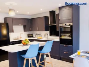 Image of Hideaway house, Sleeps 9, with parking