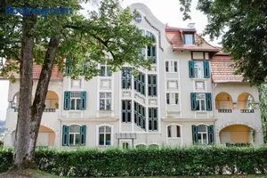 Image of Moderne Dachgeschosswohnung zentral by Seebnb