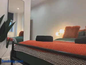 Image of Cozy Central Double Suite - Free Gym!