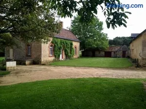 Image of Gîte familial & authentique avec jardin arboré, entre Angers & Le Mans, idéal visites & détente - FR-1-410-208
