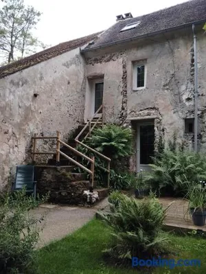 Image of L'Apparte'Zen - Champagne - 35 min Disney - Paris - Quiet family room with bathtub and dining - lounge area - secure parking - 5 people and 1 baby - duplex at homestay with independent entrance on 1rst floor