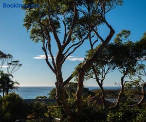 Image of Ocean Views Walk to Malua Beach EV & Pet Friendly