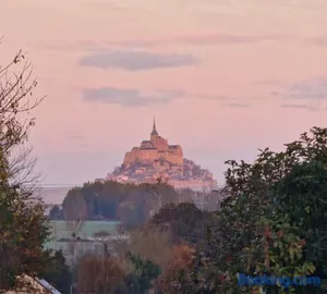 Image of L'Aurore de la Baie, vue sur le Mont-Saint-Michel