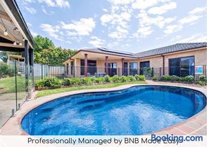 Image of Lakeside Retreat - Pool, Close to Zoo & Golf Club