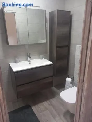 Image of La maison de Manon, 4-5personnes, 75m2, centre village avec piscine privée