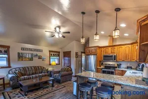 Image of Whiskey Springs Cabin
