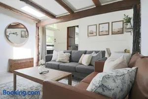 Image of Rustic Chic 200 metres from CBD