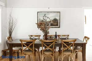 Image of Hey Little Joe - Cosy Retreat with Mountain Views