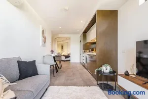 Image of Spacious 1 bedroom apartment with Car Park 02174