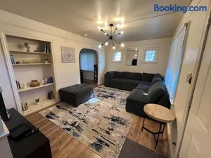 Image of Cozy Gem King Bunk Beds Near Major Highways Sleep6