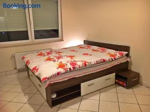 Image of Cozy Studio Apart - King Bed - Netflix - Projector - Fast Wi-Fi