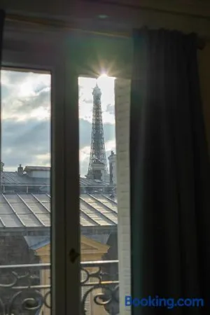 Image of Eiffel Tower view Rose, apartment #2
