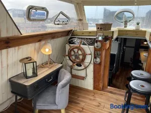 Image of Exceptionnel bateau maison reine mathilde