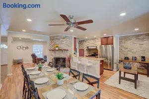 Image of Yellow Stone: Chef's Kitchen, Patio & Location